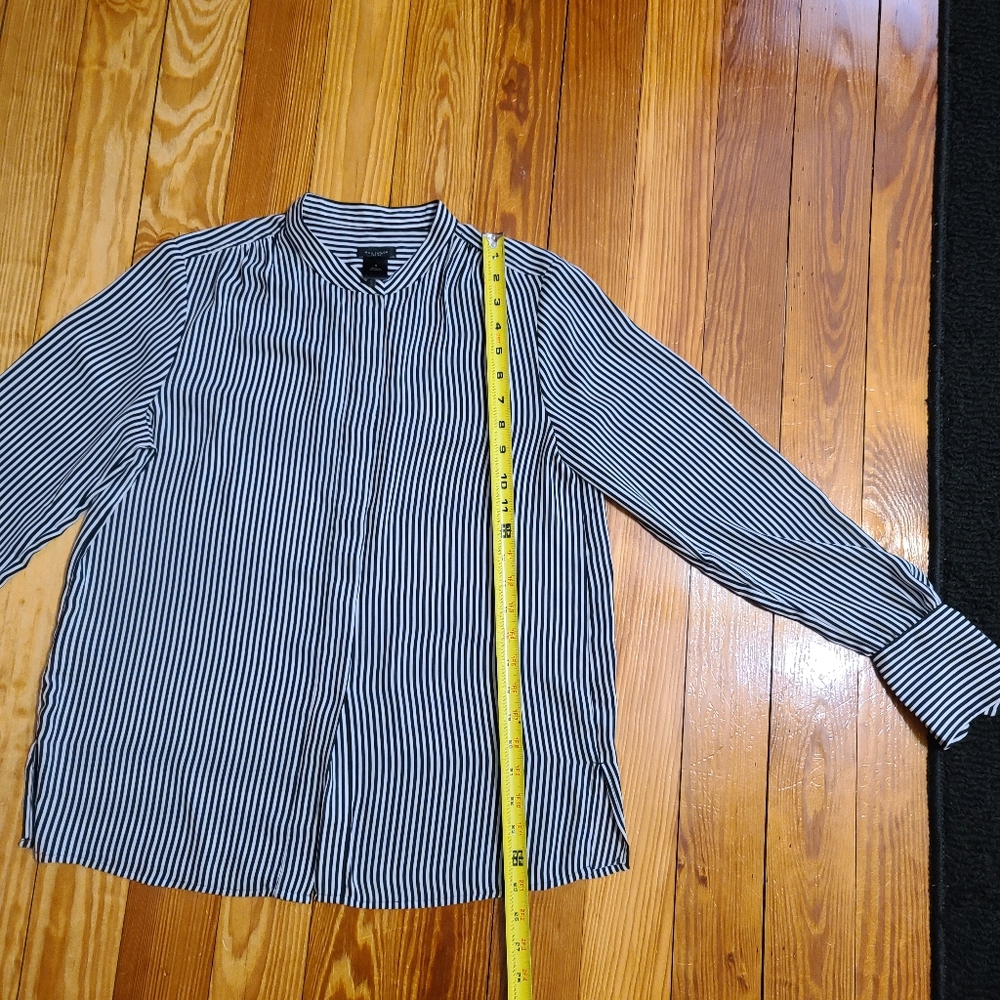 🦋Sale🦋4/$25Ann Taylor Factory Button Down Blouse - Picture 8 of 12